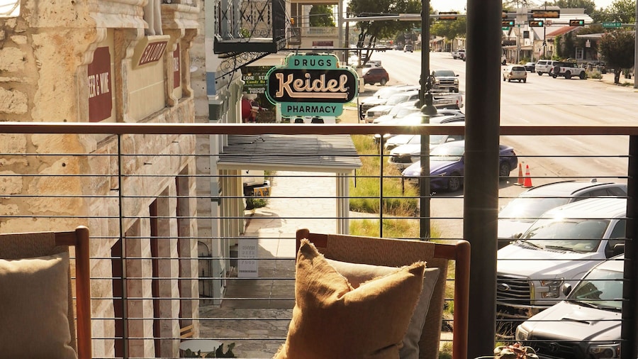 Albert Hotel