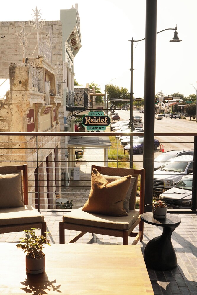 Albert Hotel by null