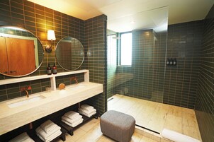 Albert Suite | Bathroom | Hair dryer, bathrobes, slippers, towels