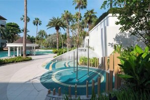 Outdoor pool - Amari Bangsaen (Formerly The Tide Resort Bangsaen) (Chon Buri)