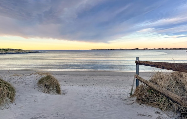 Nær stranden og fisking