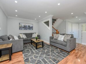 Smart TV, fireplace