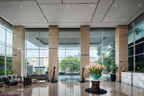 Unclassified image, 2 of 4, button - Hotel Melia Makassar (Mariso)