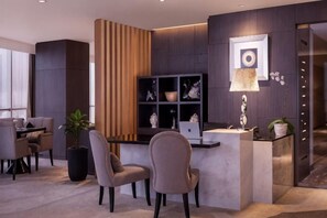 Unclassified image, 3 of 4, button - Hotel Melia Makassar (Mariso)