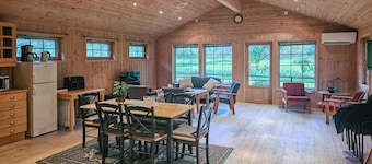 2 bedroom gorgeous home in Vikeså