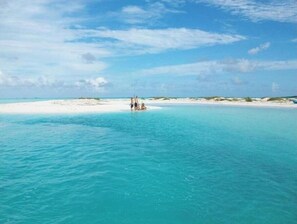 Beach - Bay View Vacation Rentals Villa # 2 (Rolle town)