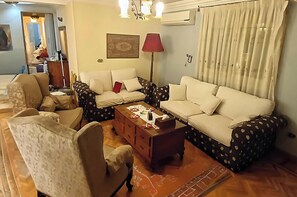 Living area - 3 Bed Apartment Sleeps 7 - Concierge Available (Cairo)