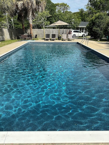 Modern Bungalow with Saltwater Pool