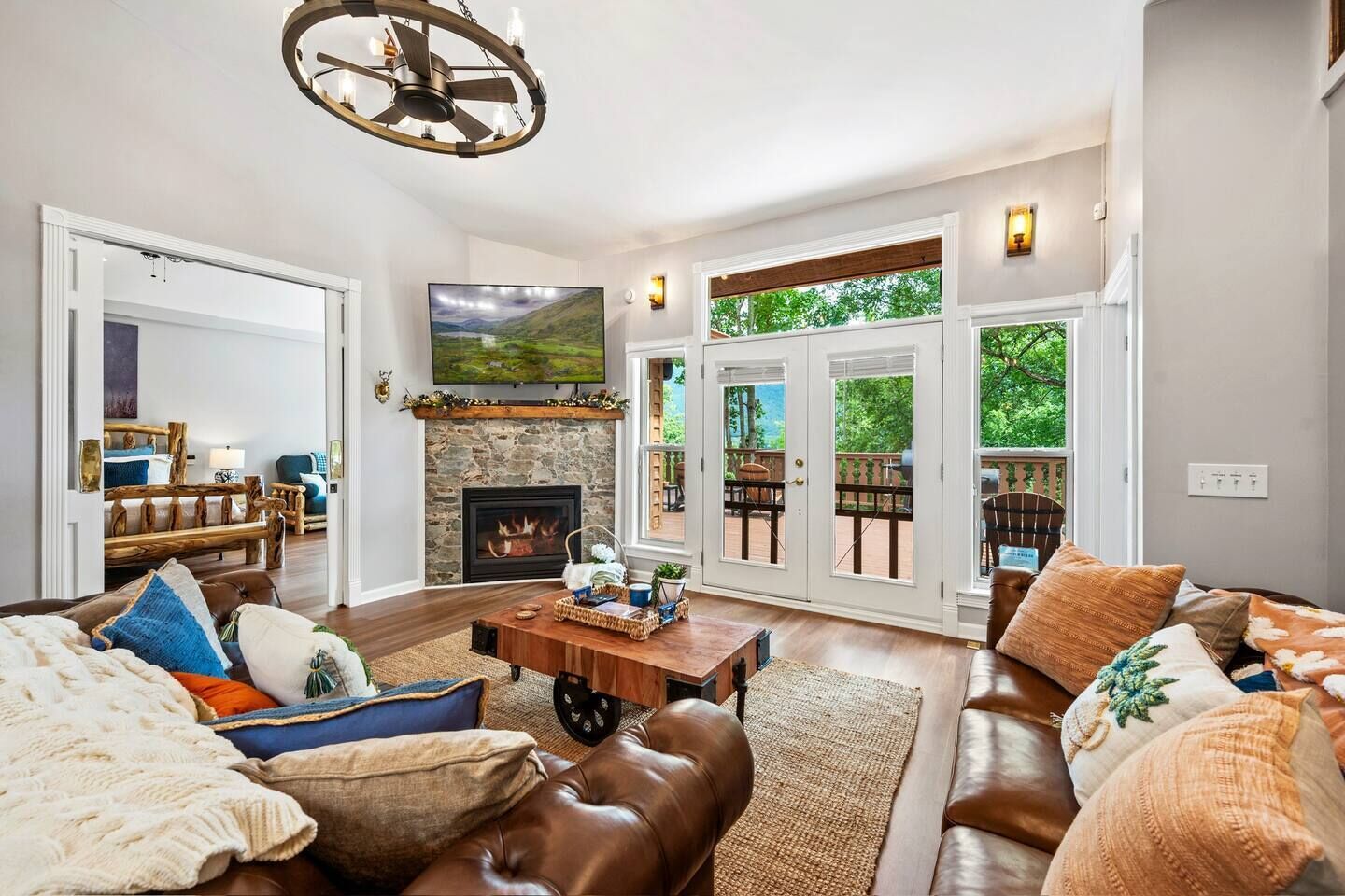 Smart TV, fireplace, books, offices