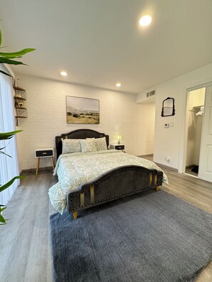 1 多间卧室、熨斗/熨衣板、免费 WiFi、床单