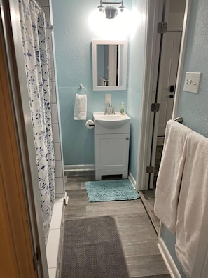 Toallas y papel de baño 