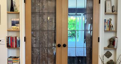 Charming cottage in scenic Seattle with AC, WiFi, and all the comforts of home.