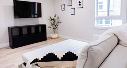 1 Bedroom Unit with living space and full kitchen Prime Downtown location