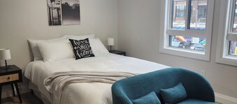 Oversized Trendy Studio Unit in Prime Downtown location