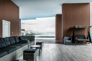 Outdoor pool - Unique Apartment Ocean View (Panama City)