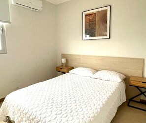 2 bedrooms, blackout curtains, iron/ironing board - Unique Apartment Ocean View (Panama City)