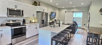 RAINEY CREEK RETREAT