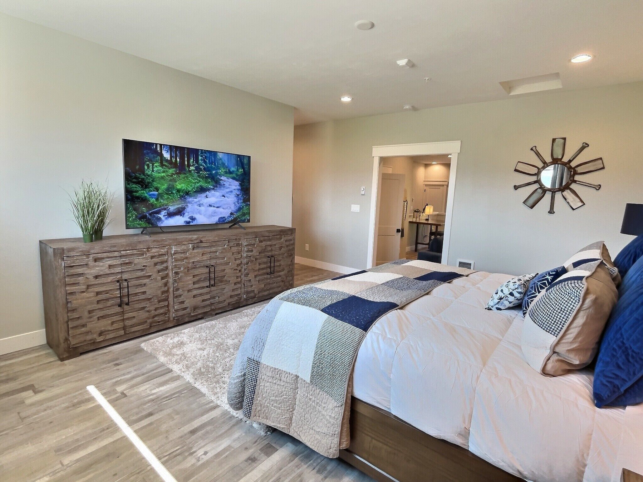 1 多间卧室、熨斗/熨衣板、WiFi、床单