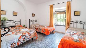 6 chambres, fer et planche Ă repasser, lit parapluie, Wi-Fi