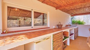 Refrigerador, horno, placa de cocina, cafetera/tetera