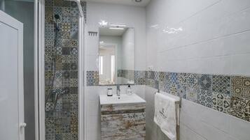 Een douche, een haardroger