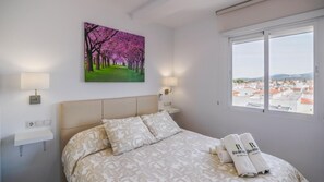 1 chambre, fer et planche à repasser, lit parapluie, Wi-Fi