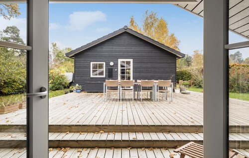 Amazing home in Hornbæk with WiFi