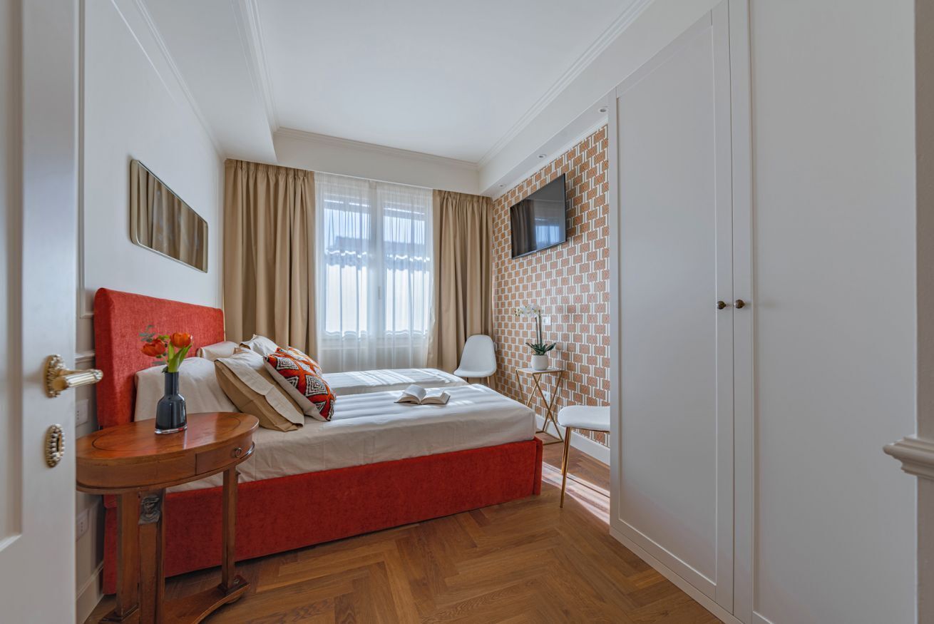 5 bedrooms, iron/ironing board, free WiFi, bed sheets
