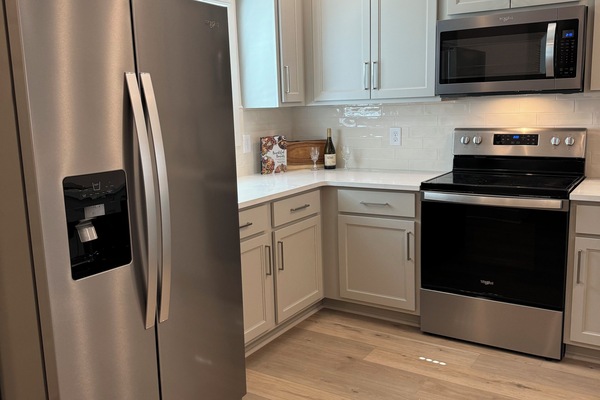 Frigorífic, microones, forn i placa de cuina