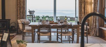 Extraordinary Coastal Elegance. Unique Kiwi Experience.