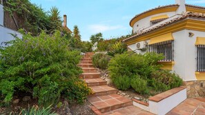 Property grounds - Siempre Verde Alcaucín by Ruralidays (Málaga)