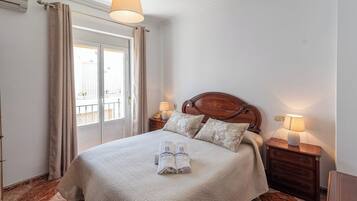 5 quartos, ferros/tábuas de passar roupa, berço de viagem, Wi-Fi