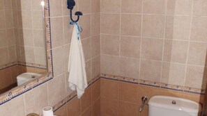 Shower - Casa Rural la Seguirilla Rute by Ruralidays (Córdoba)