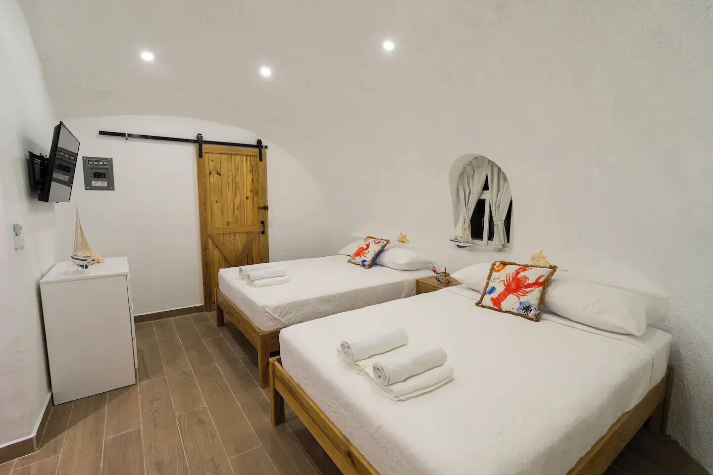 2 habitaciones, wifi gratis y ropa de cama 