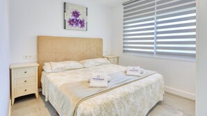 2 عدّة غرف نوم وسرير سفر وواي فاي