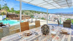 Outdoor dining - Casa Blanca de Guaro by Ruralidays (Málaga)