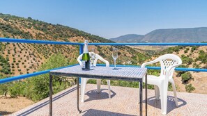 Outdoor dining - Casa El Hoyillo El Gastor by Ruralidays (Cádiz)