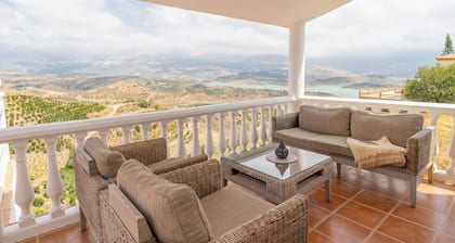 Juan Romanes Viñuela by Ruralidays