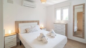 4 chambres, fer et planche à repasser, Wi-Fi