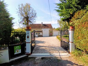 Exterior - Gîte des Courtaillards (COUCHES)