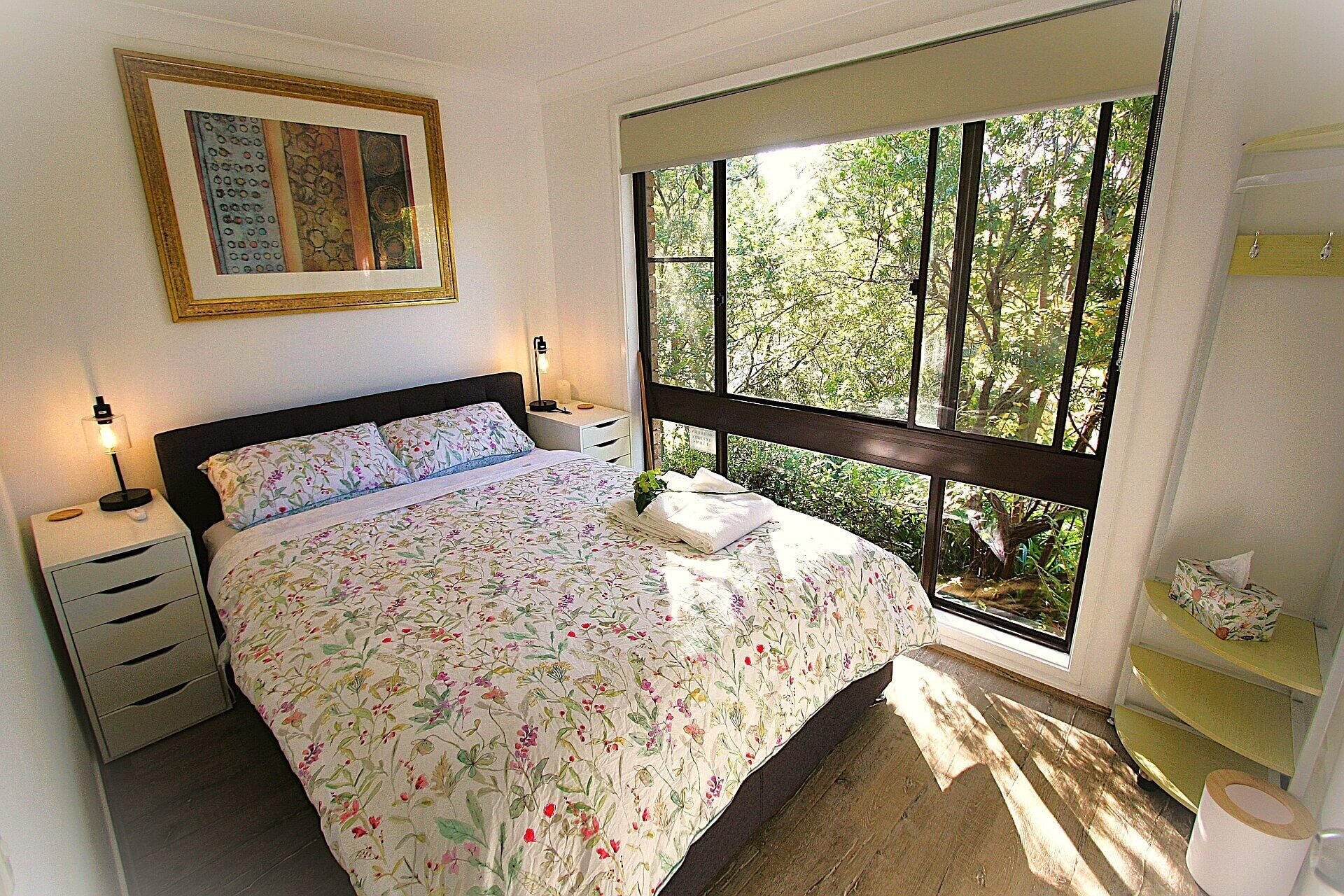 5 bedrooms, iron/ironing board, free WiFi, bed sheets