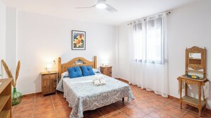 3 bedrooms, iron/ironing board, travel crib