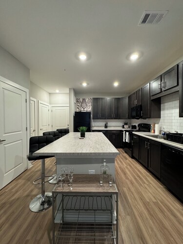 Don’t book!!!. Unable to delete property!!!