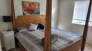6 habitaciones, tabla de planchar con plancha, wifi y ropa de cama