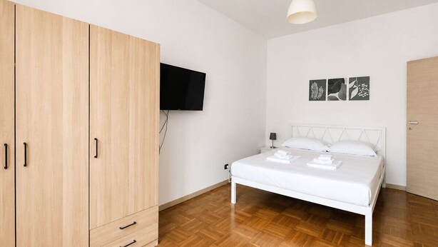 1 habitación, tabla de planchar con plancha, wifi y ropa de cama 