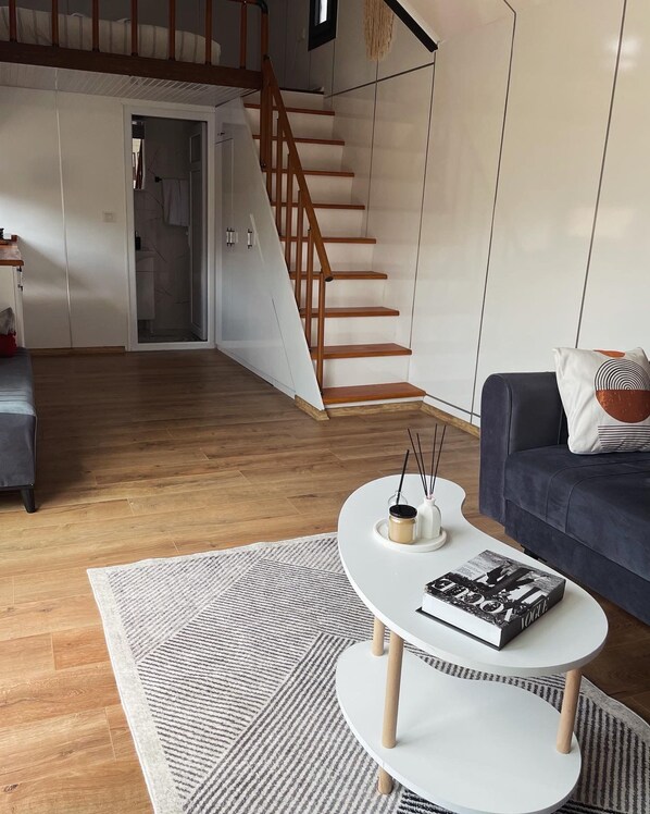 1 bedroom, free cribs/infant beds, bed sheets