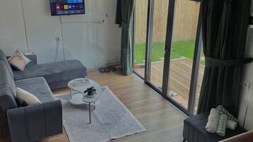 1 habitación, cunas gratuitas y ropa de cama