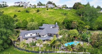 Countryside Zen Estate - Views and Pool