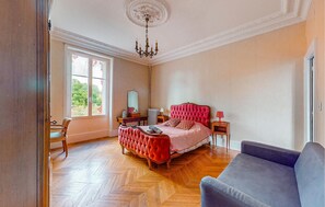 7 chambres, fer et planche à repasser, lit parapluie, Wi-Fi gratuit