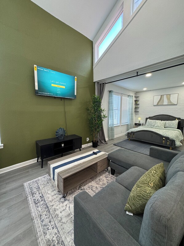 Interior - DT Dallas l 2BD COZY ABODE l 5 Min from Love Field (Dallas)